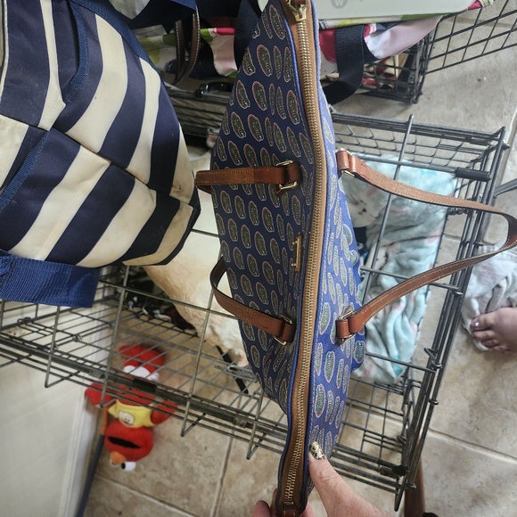 Lightly Used University Of Florida Dooney & Bourke - Picture 9 of 10